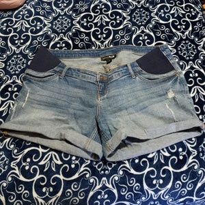 Side Panel Roll Hem Maternity Shorts